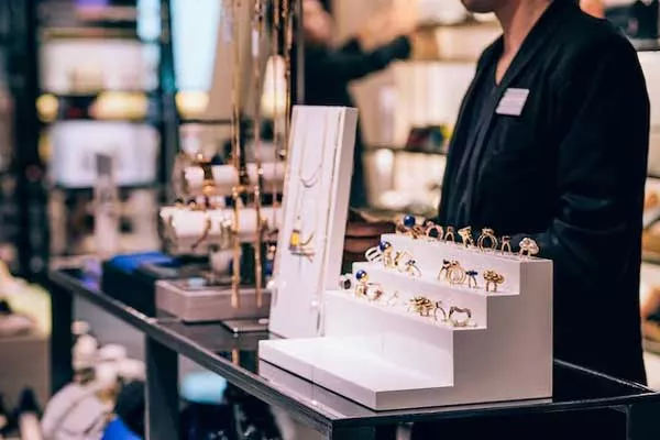 آموزش فروشندگی طلا با مدرک فنی و حرفه ای