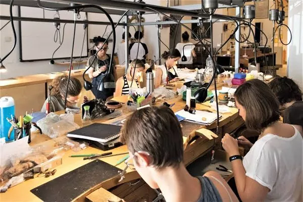 نقش تقاضا و سبک مصرف کنندگان